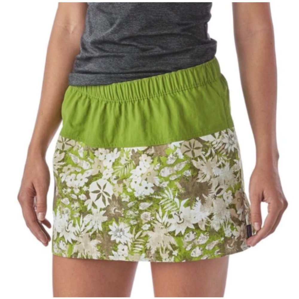 Patagonia Baggie DWR Green Skirt Size Small